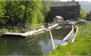 Blick auf die Wasserkraftanlage Achatmühle in Neustadt an der Weinstraße