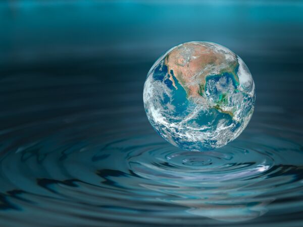 Erde als Wassertropfen